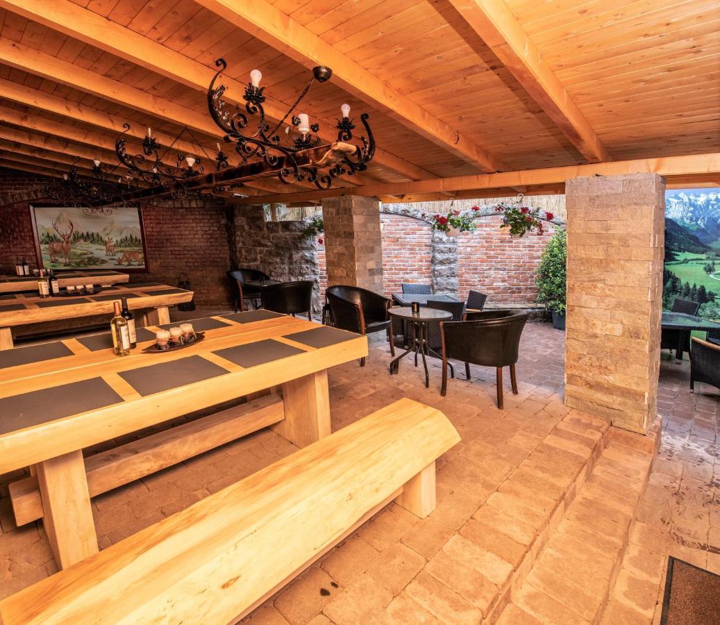 Hotel Novotheos Oradea Bagian luar foto