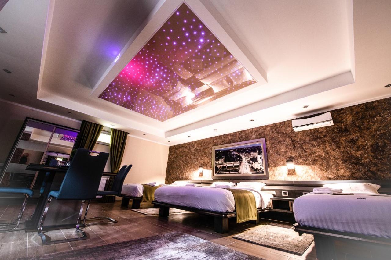 Hotel Novotheos Oradea Bagian luar foto