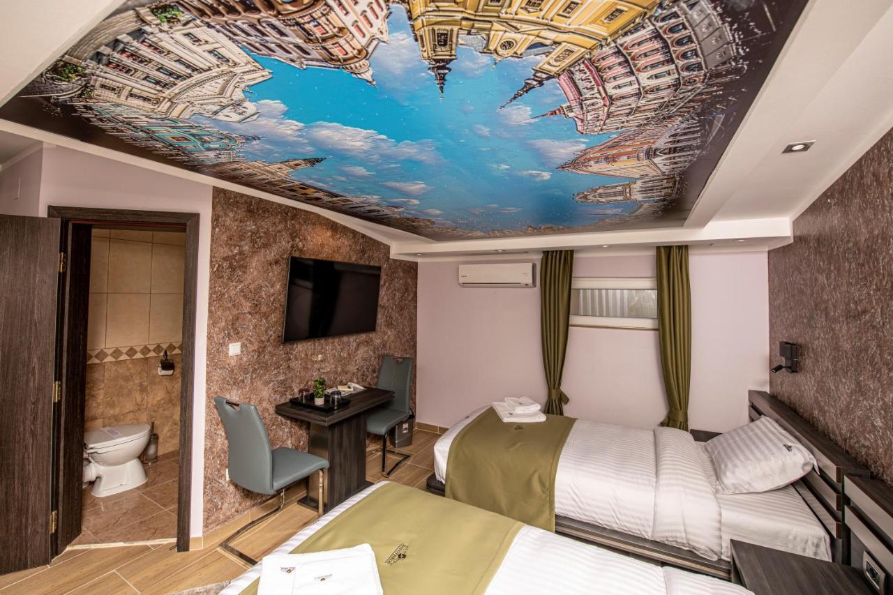 Hotel Novotheos Oradea Bagian luar foto